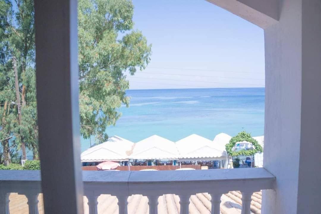 Ionian Mare Aparthotel Ájosz Joánisz Periszterón Kültér fotó