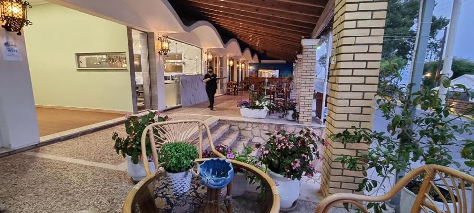 Ionian Mare Aparthotel Ájosz Joánisz Periszterón Kültér fotó