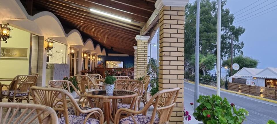 Ionian Mare Aparthotel Ájosz Joánisz Periszterón Kültér fotó