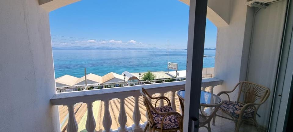 Ionian Mare Aparthotel Ájosz Joánisz Periszterón Kültér fotó