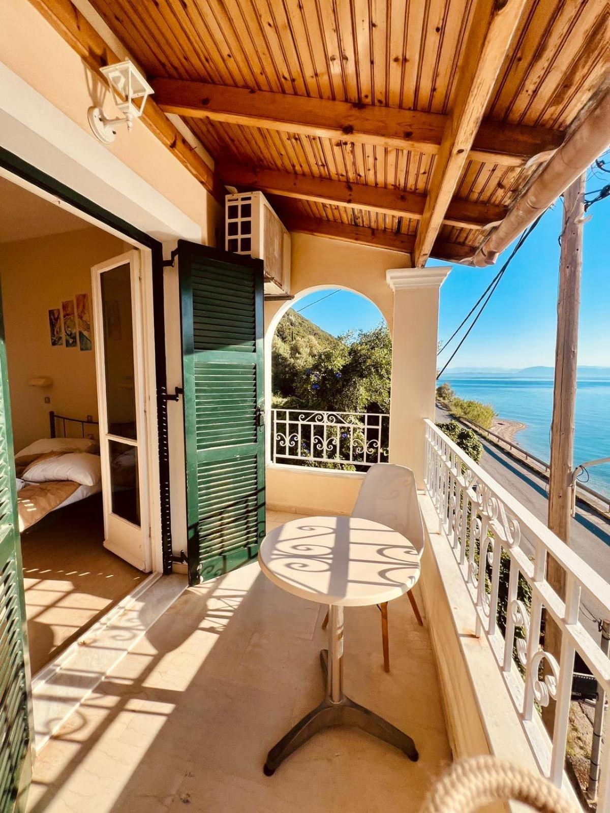 Ionian Mare Aparthotel Ájosz Joánisz Periszterón Kültér fotó